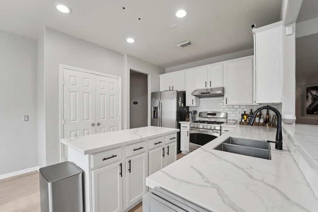 Photo of 14710 Timber Cliff Lane