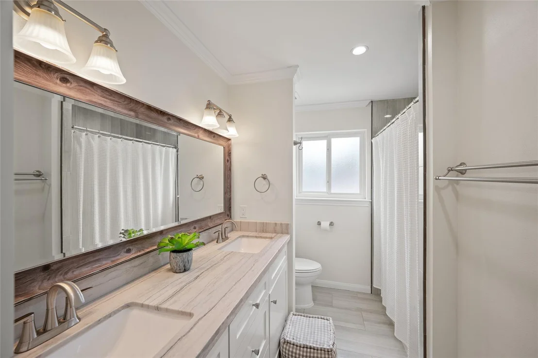 Photo of 14511 Oak Bend Drive