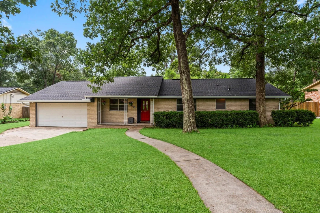 Photo of 209 Summit Drive