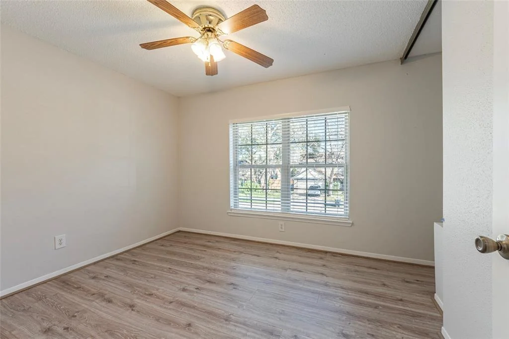 Photo of 2302 Parkview Drive