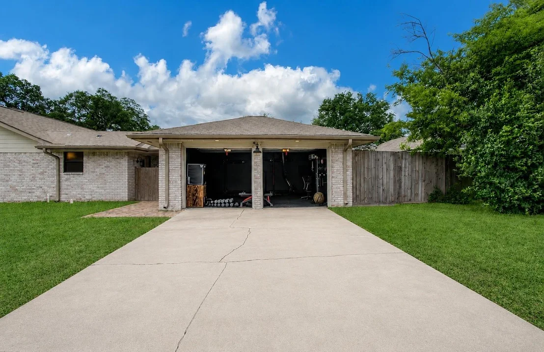 Photo of 10402 Hazelhurst Drive