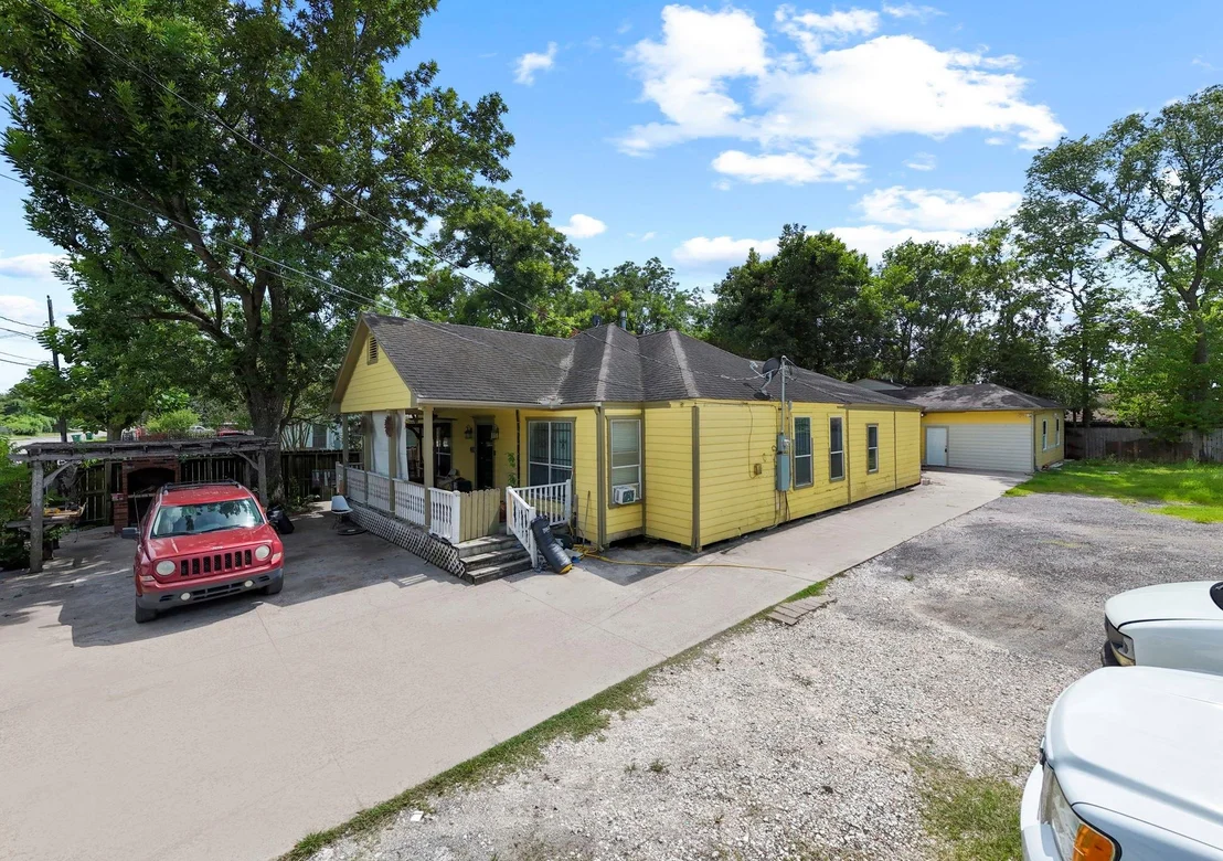 Photo of 8205 Appleton