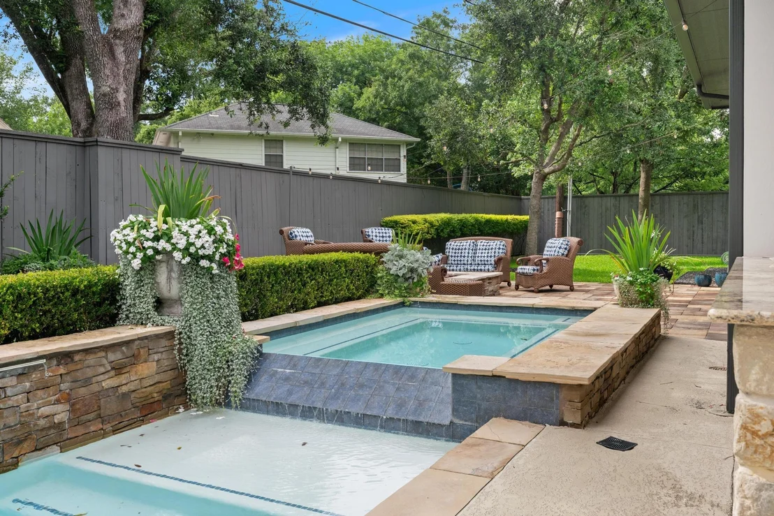 Photo of 21 Carolane Trail