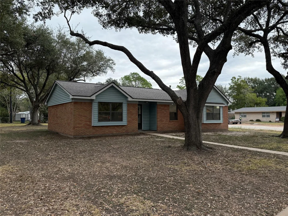 Photo of 3002 Lamar Circle