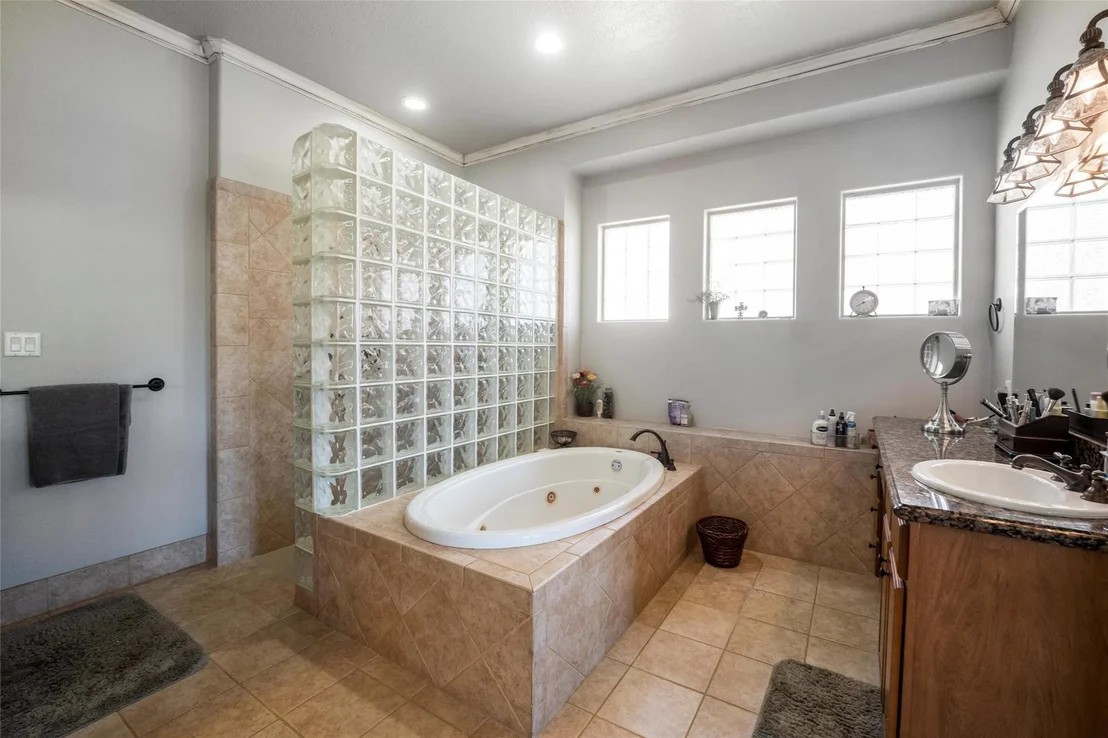 Photo of 115 Lake Sterling Gate Drive