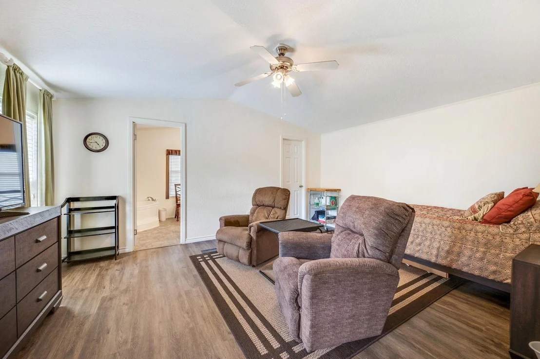 Photo of 412 Leaning Oak Lane