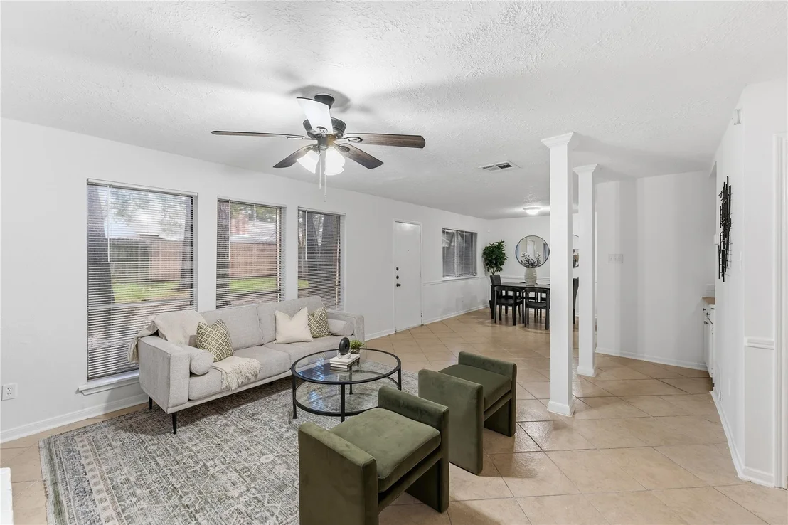 Photo of 4927 Glendower Drive