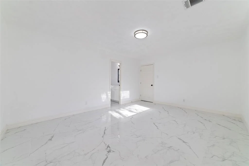 Photo of 9114 Mahoning Drive