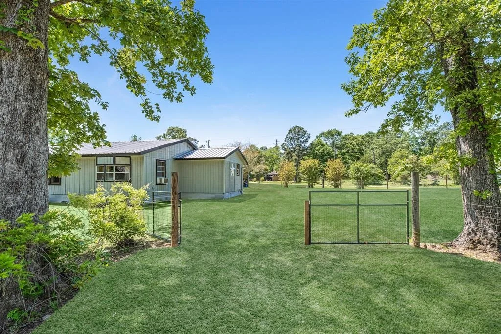 Photo of 100 Oak Ridge Drive