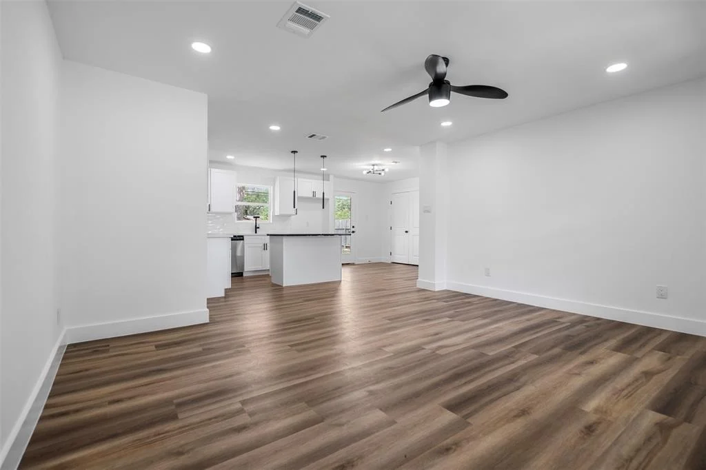 Photo of 1502 Glenmore Drive