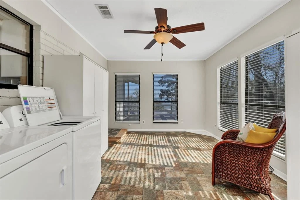 Photo of 255 Edgewater Way