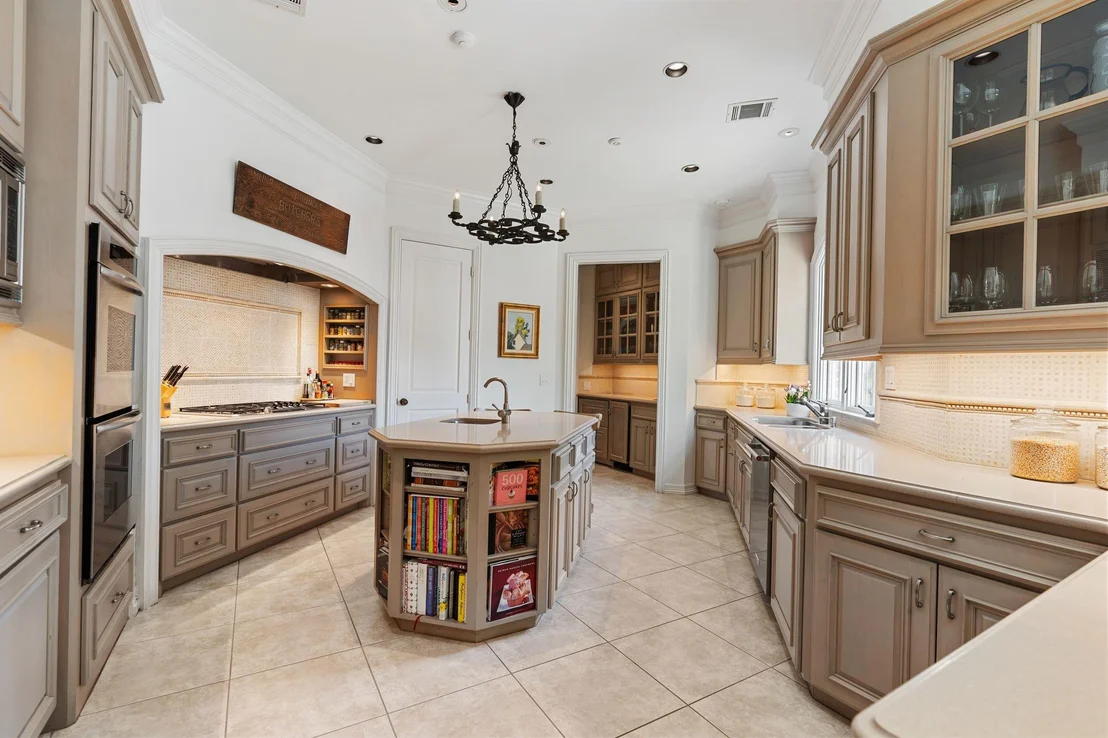 Photo of 6218 Longmont Drive