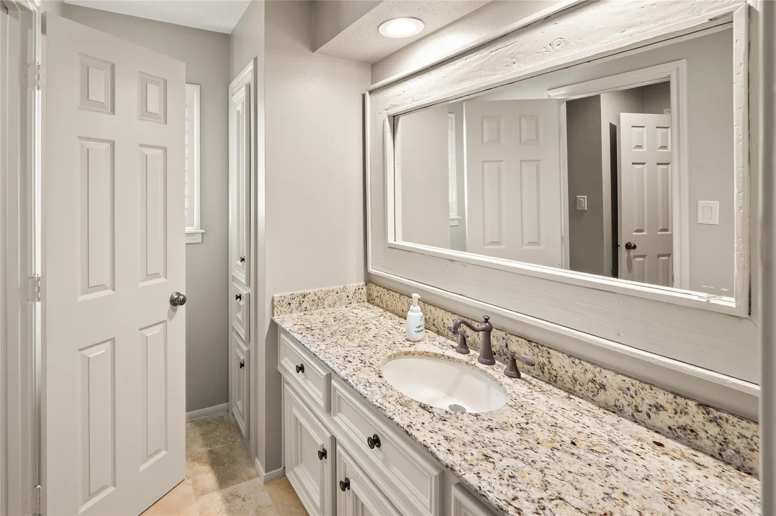 Photo of 610 Rock Cove
