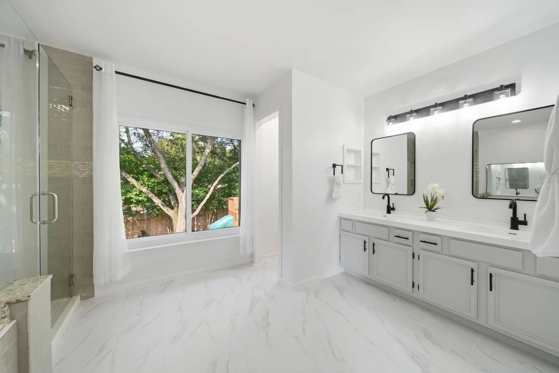 Photo of 815 Sierra Lake Drive