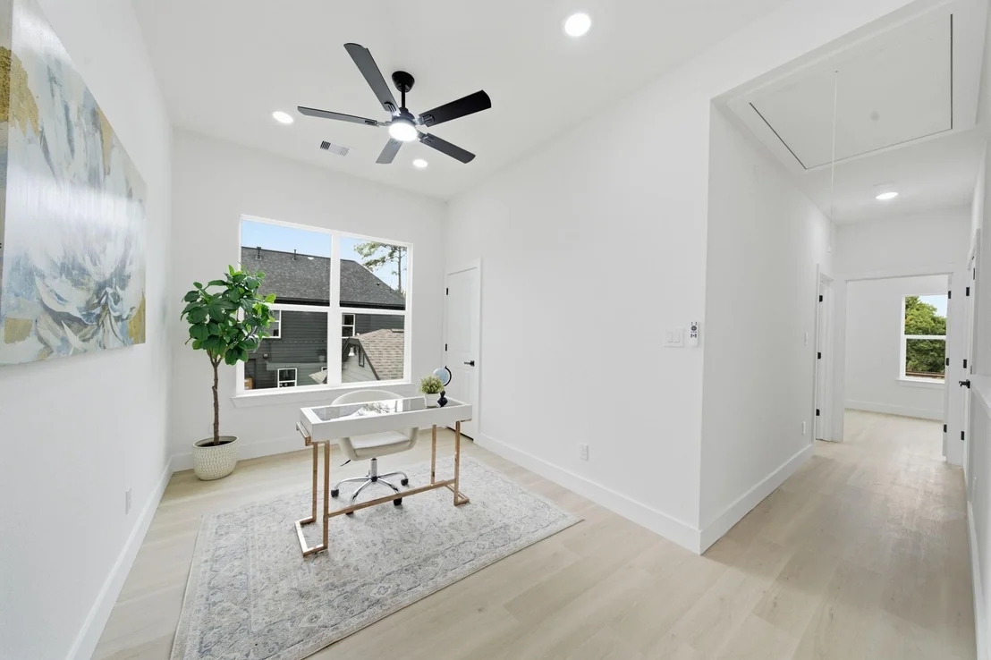 Photo of 2311 Creston Drive