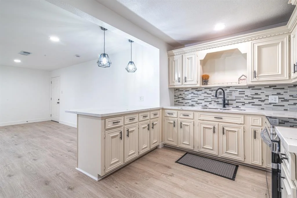 Photo of 2411 Camille Street