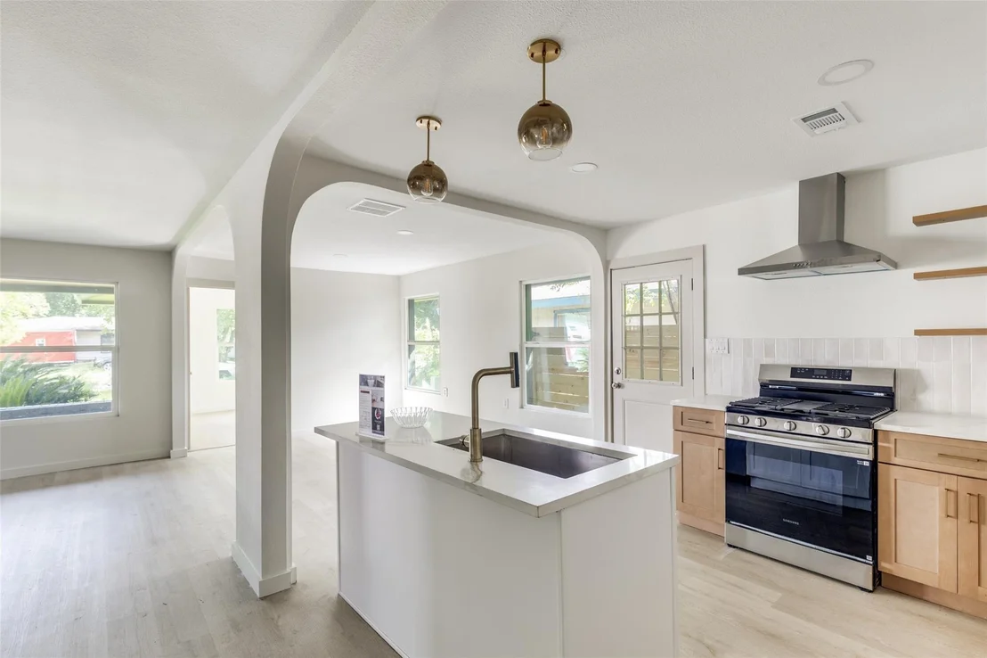 Photo of 6527 Beekman Road
