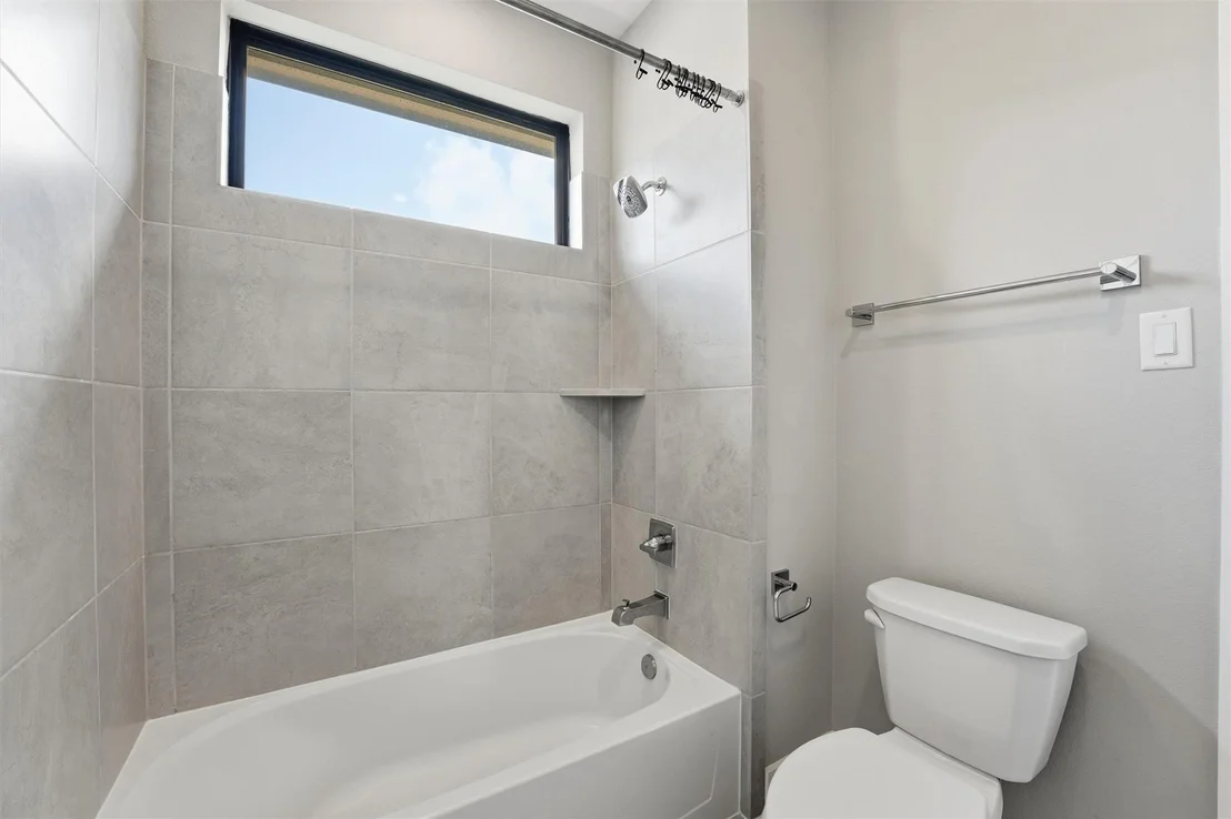 Photo of 4715 Lake Crest Drive