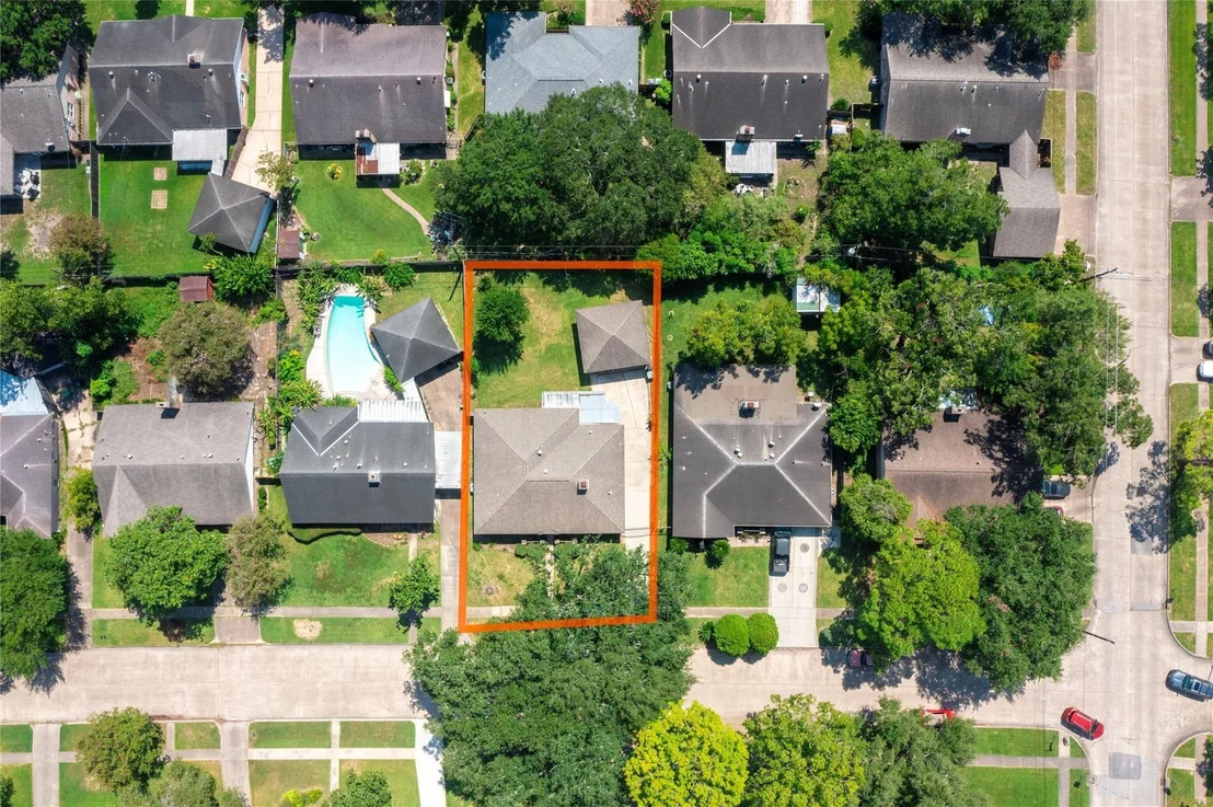 Photo of 8923 Hendon Lane