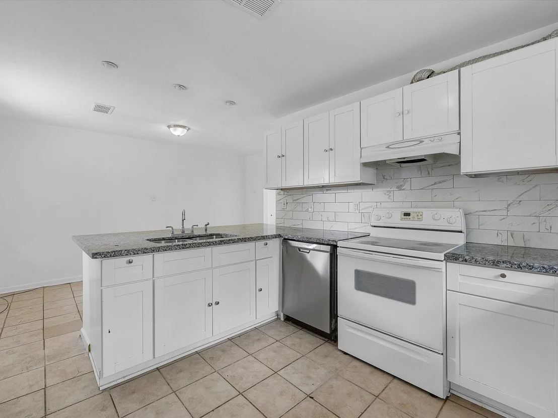 Photo of 8161 Record Street