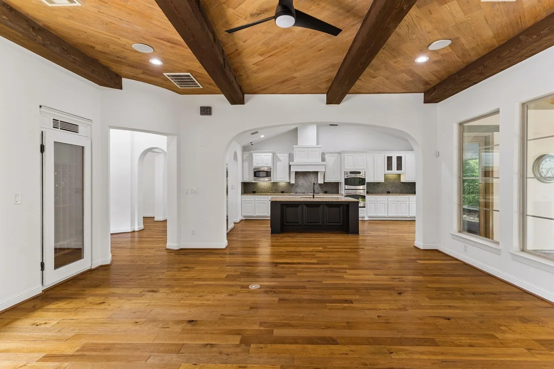 Photo of 14 Woodglade Way