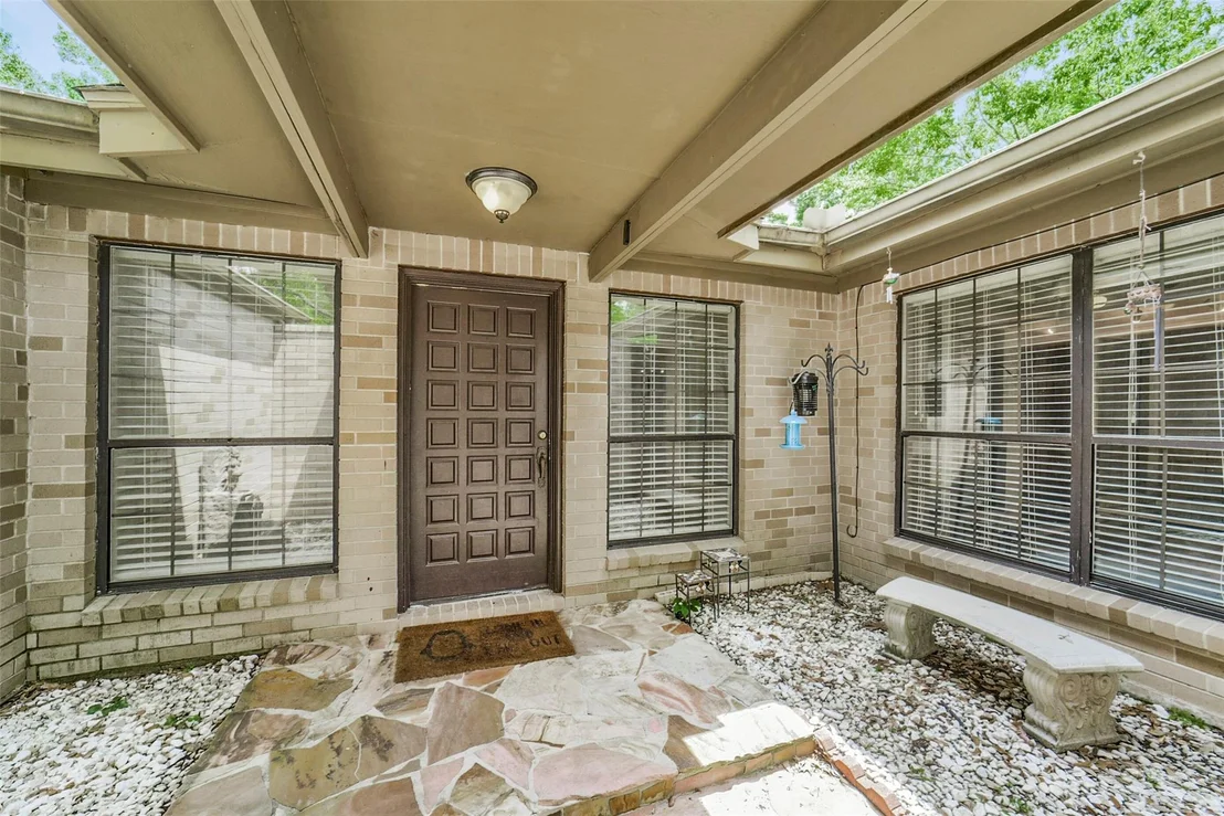 Photo of 5147 Beechnut Street