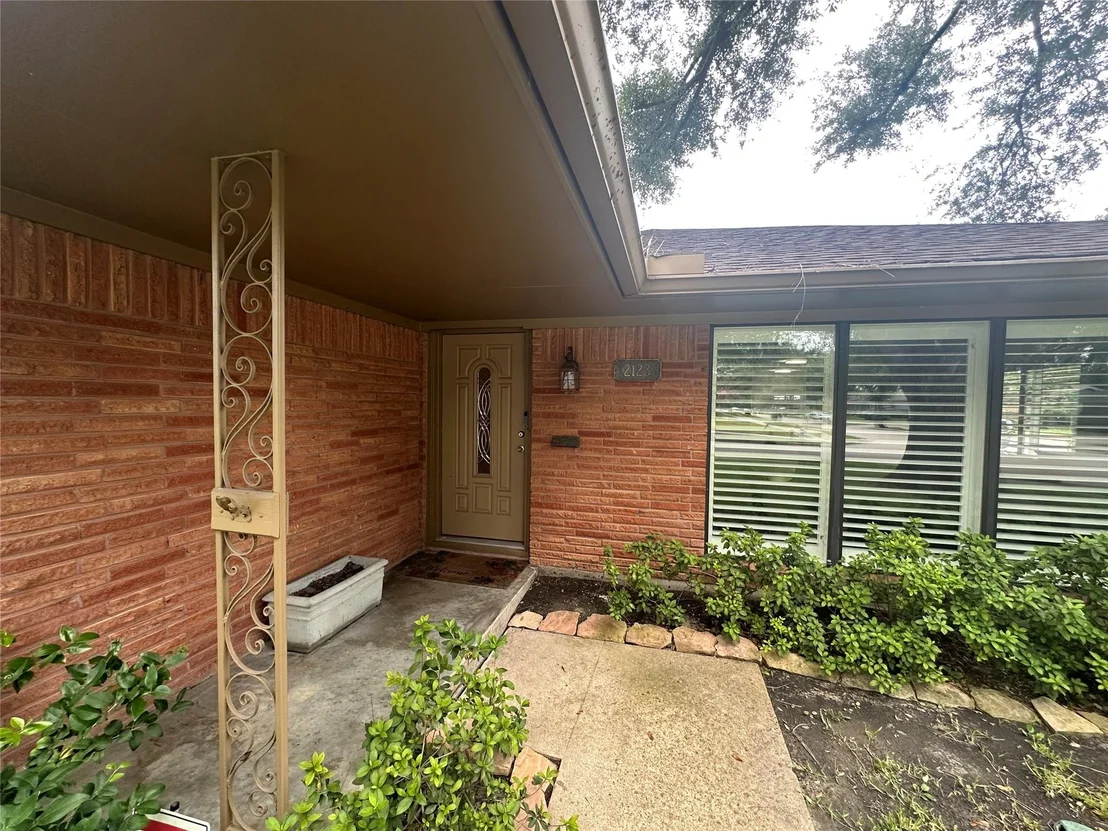 Photo of 2123 Ridgecrest Drive