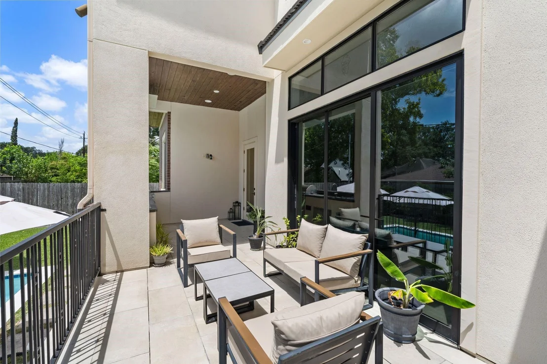 Photo of 5427 Maple Street