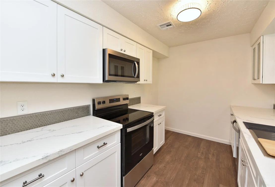 Photo of 16007 Ridgegreen Drive