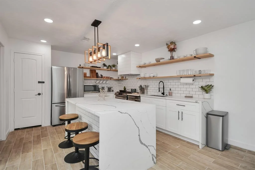 Photo of 9603 Sharpview Drive