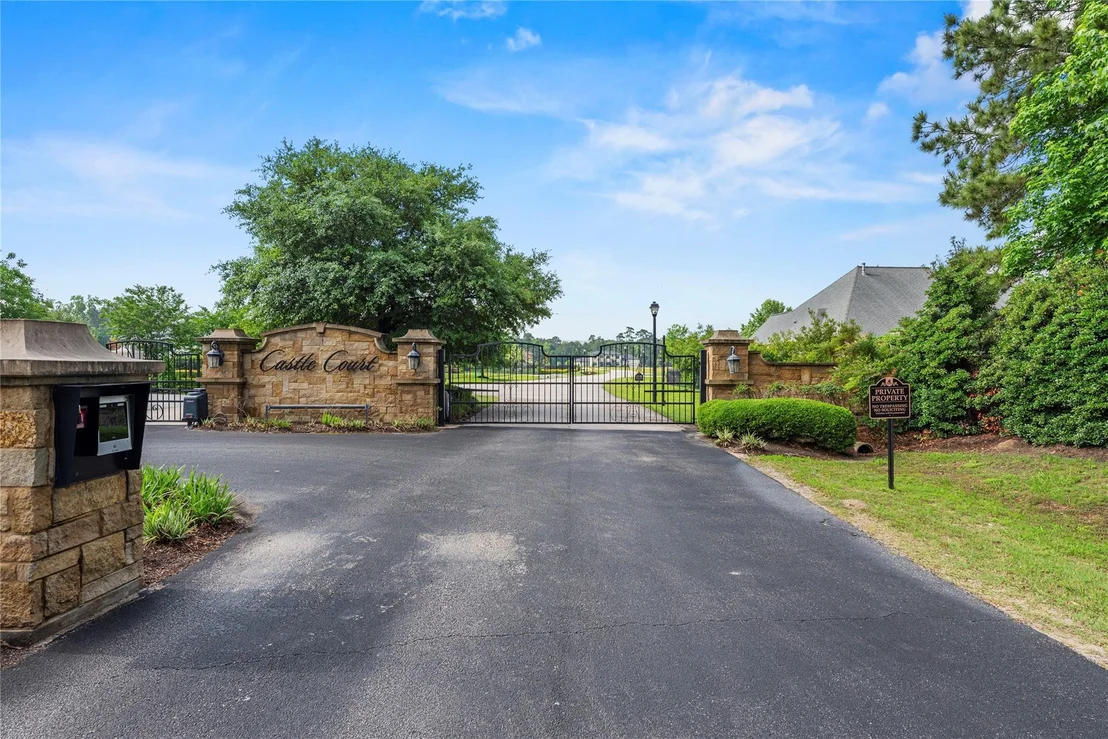 Photo of 4041 Blenheim Terrace Lane