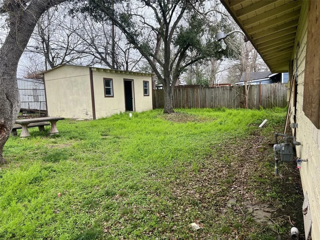 Photo of 5619 Lyndhurst Drive