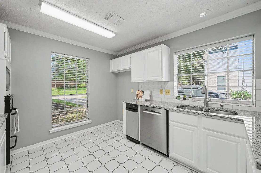 Photo of 80 Eagle Rock Circle