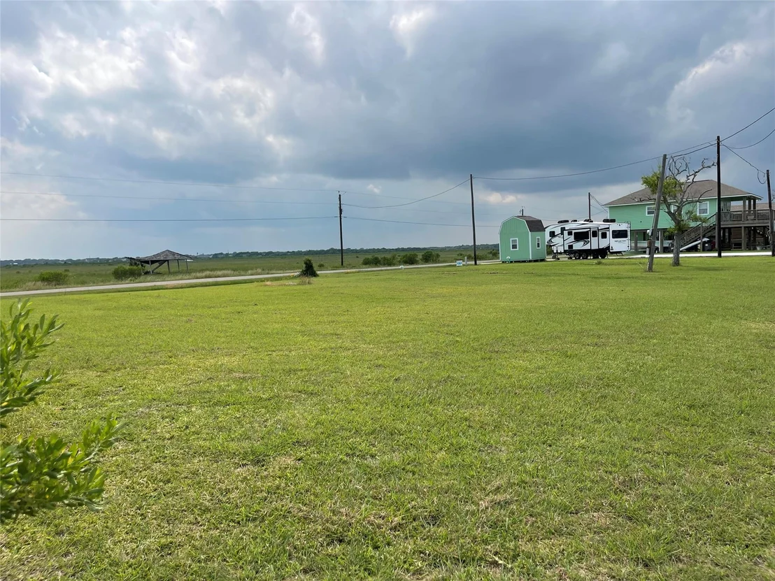 Photo of 131,132 & 133 County Road 299 Heron