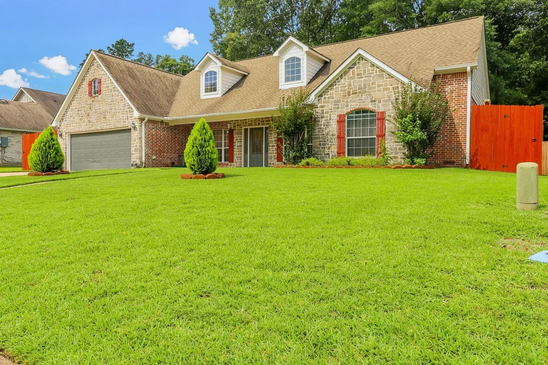 Photo of 209 Southbend Drive