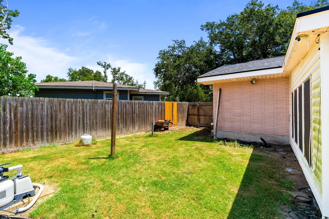 Photo of 324 Woodlawn Street
