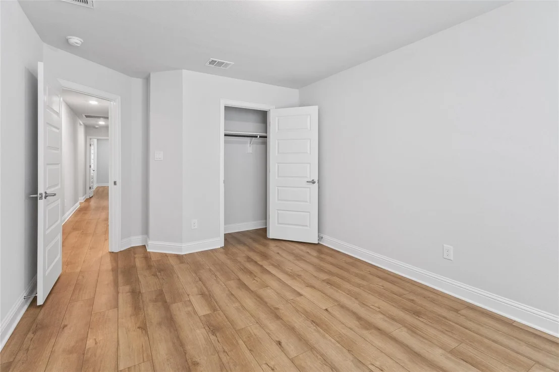 Photo of 4320 Leslie's Way