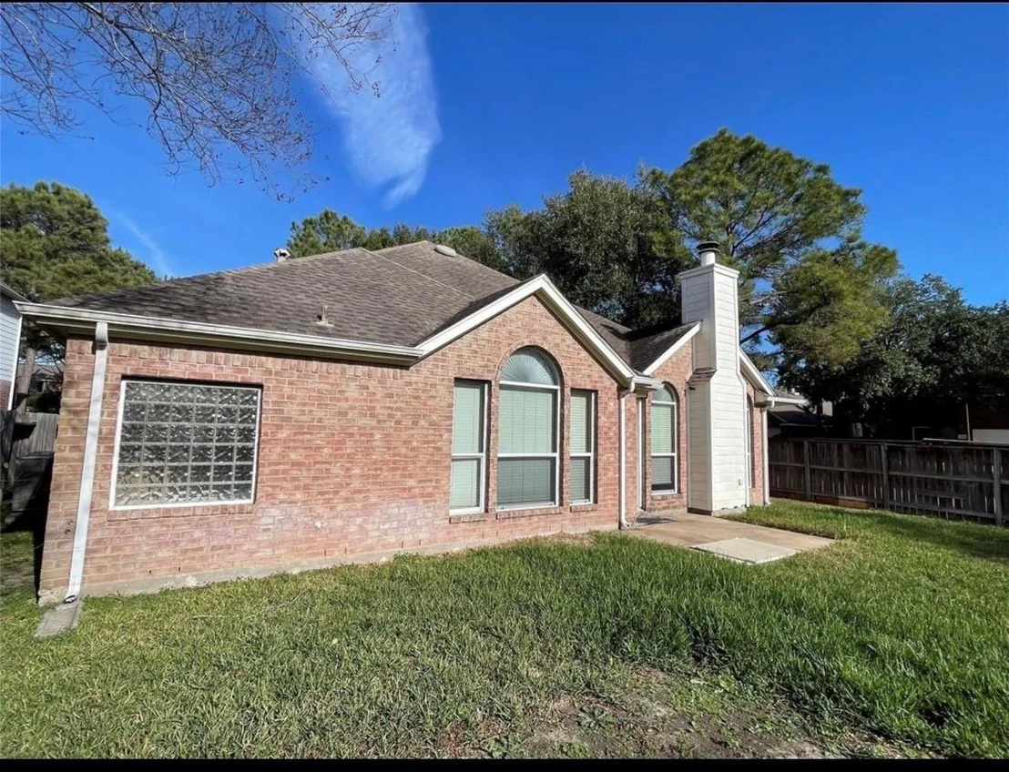 Photo of 4914 Surrey Park Circle