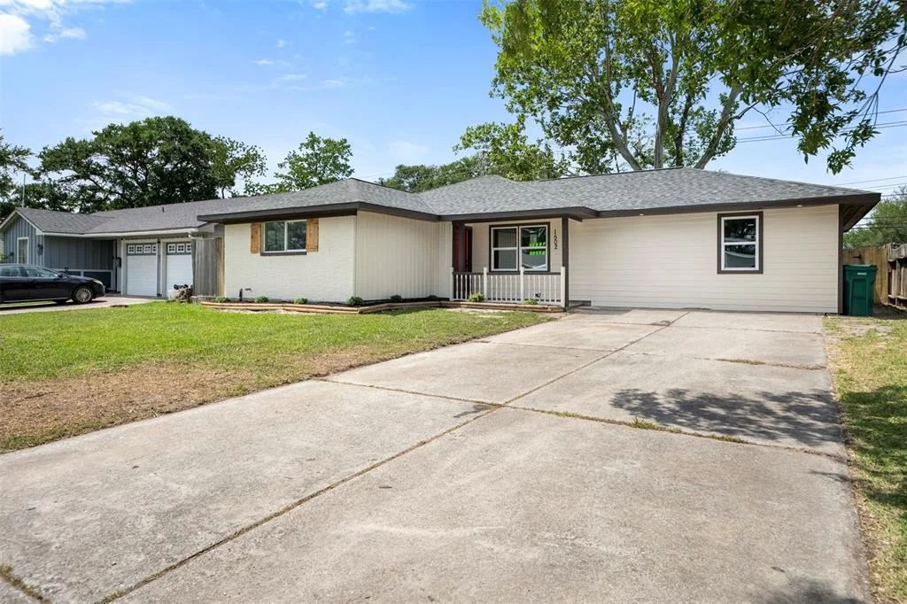 Photo of 1502 Glenmore Drive