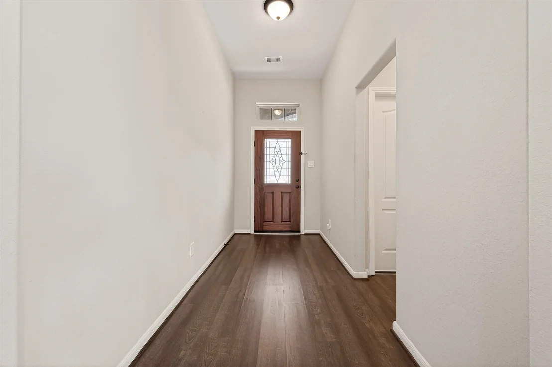Photo of 6018 Gracys Landing Ln