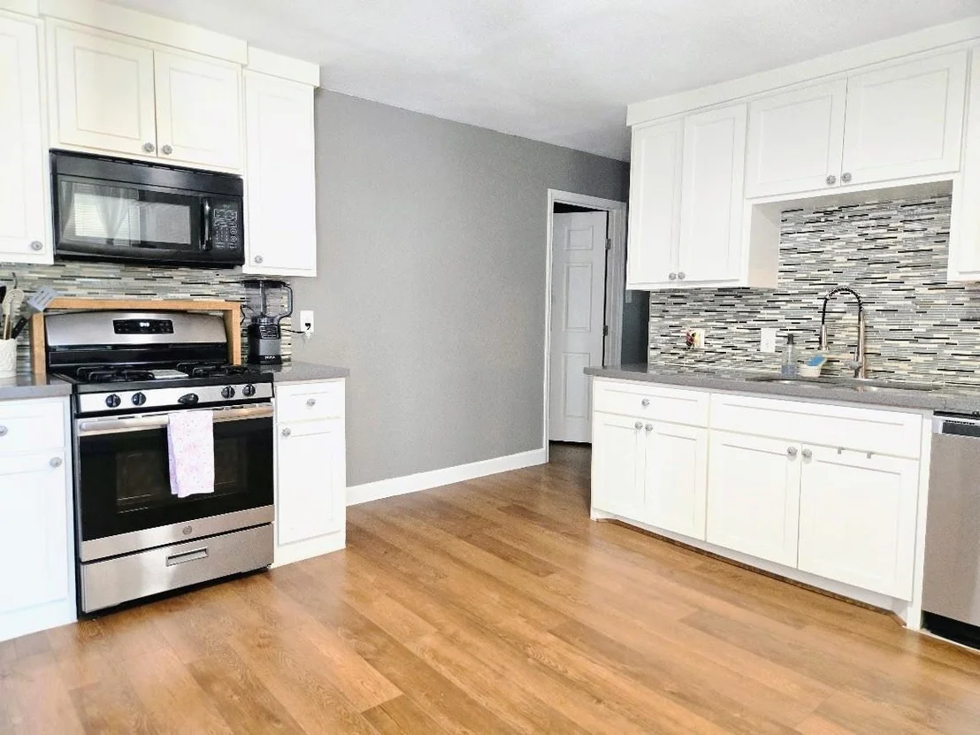Photo of 4718 Meadow Park Drive