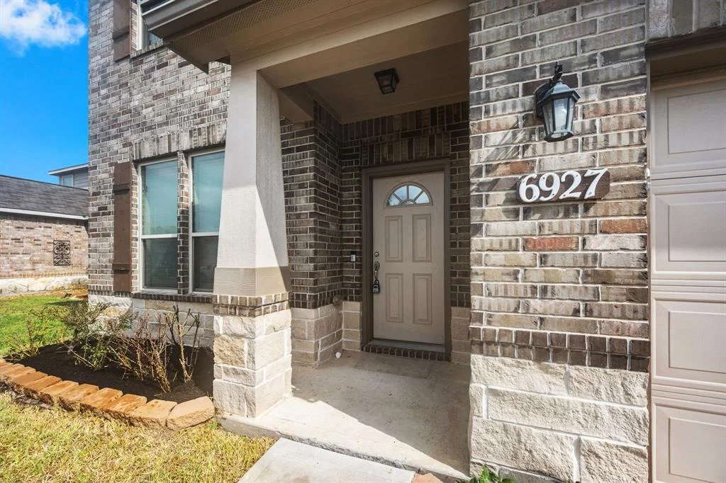 Photo of 6927 Glenmoor Drive