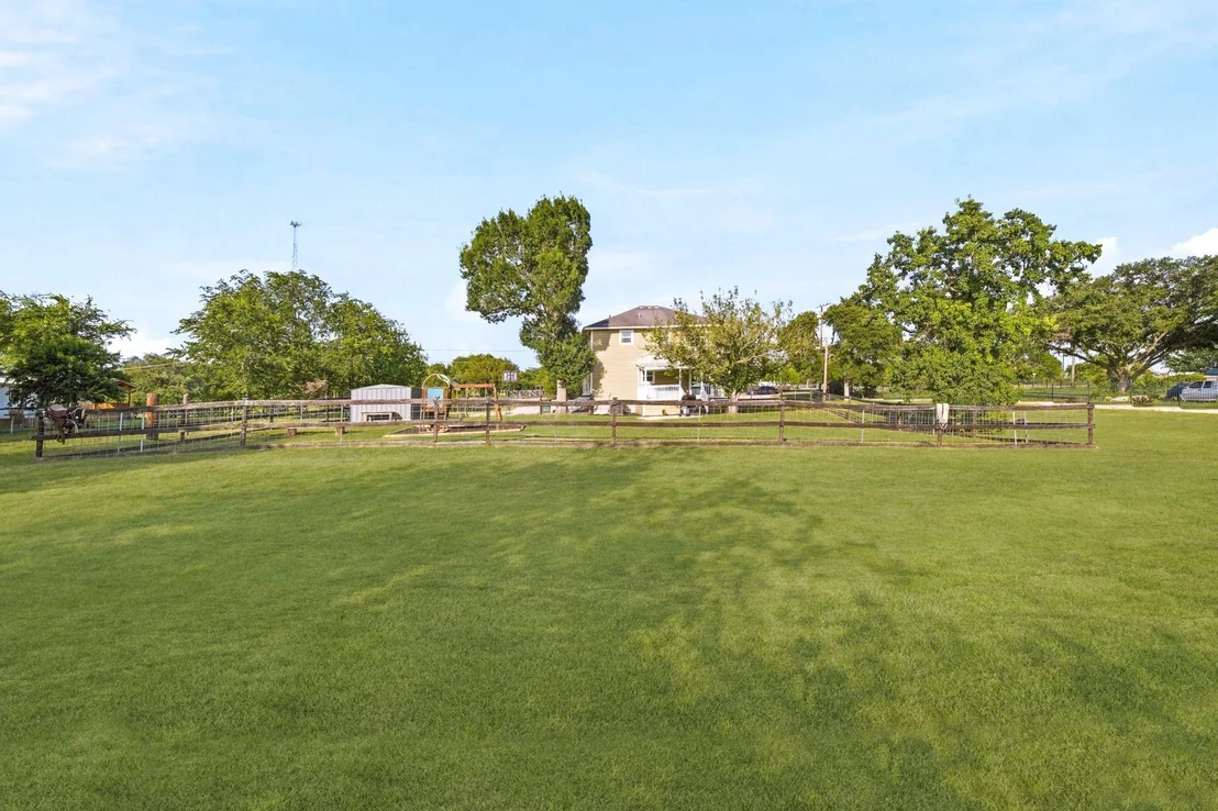 Photo of 133 Meadow View Boulevard