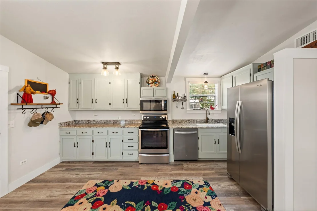 Photo of 1402 County Road 243