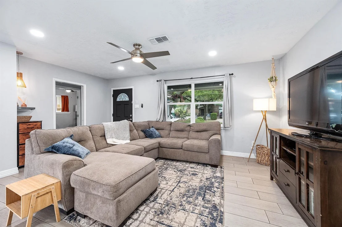 Photo of 7230 Edgemoor Drive