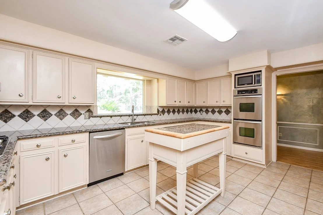 Photo of 17414 Rustic Canyon Trail