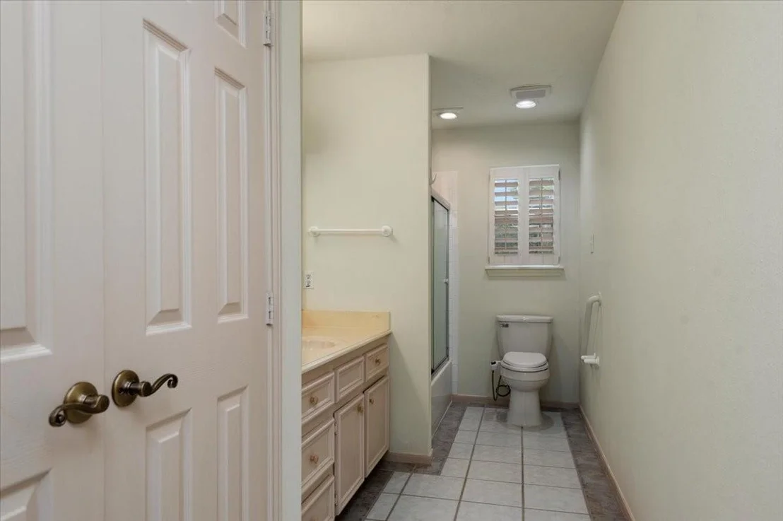 Photo of 14151 Buckingham Lane