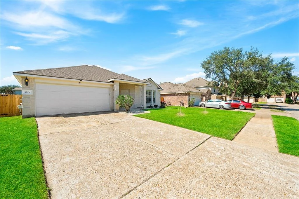 Photo of 6919 Sterling Hollow Drive