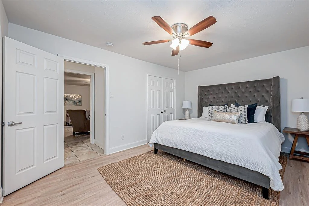 Photo of 9538 Meadowcroft Drive