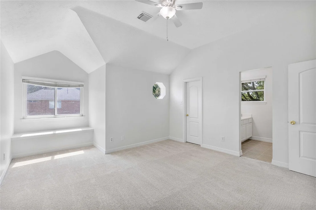 Photo of 17802 White Oak Hill
